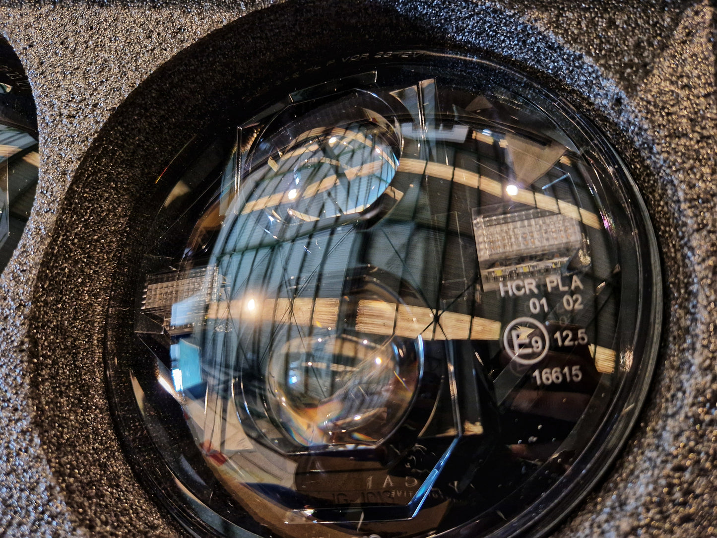 Pareja Faros Delanteros LED 7"- Fondo Negro - Para SANTANA y DEFENDER obligatoria BA 051