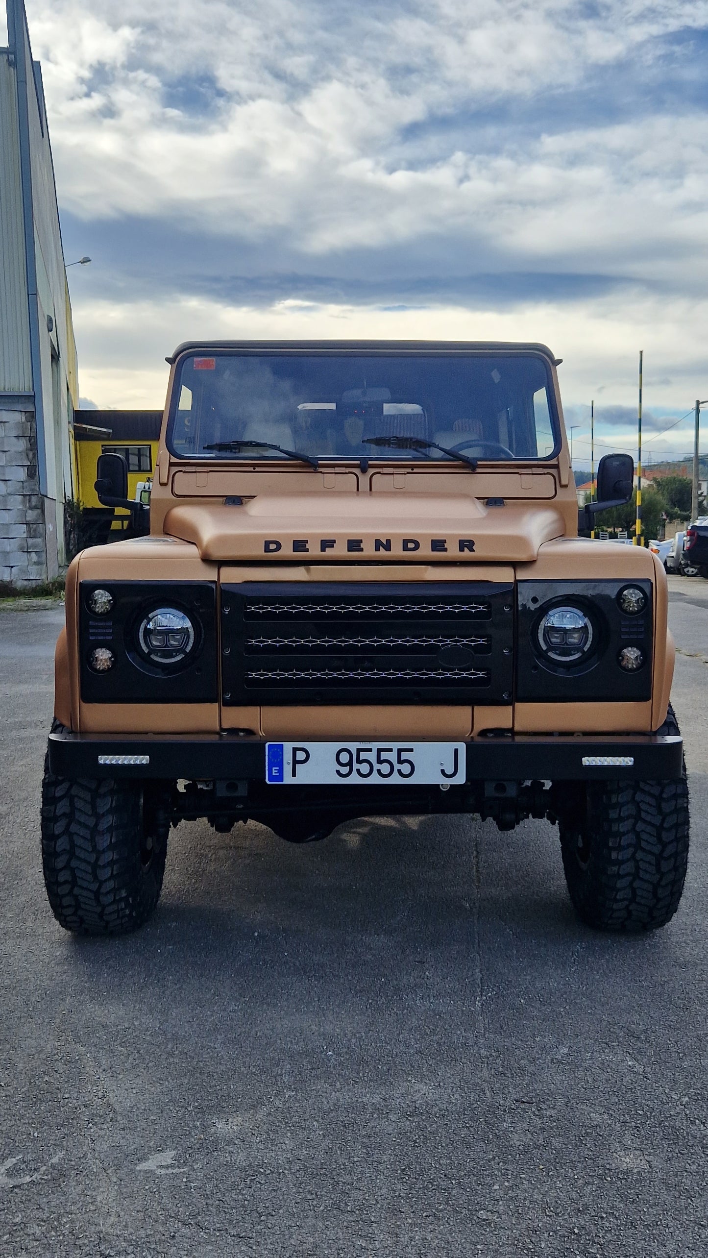 Land Rover Defender 90