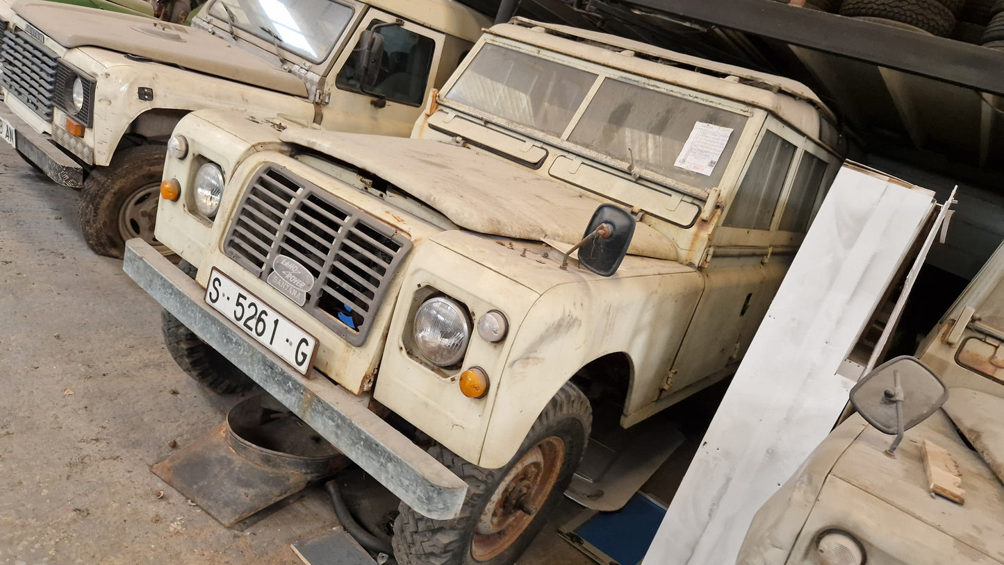 Land Rover Santana