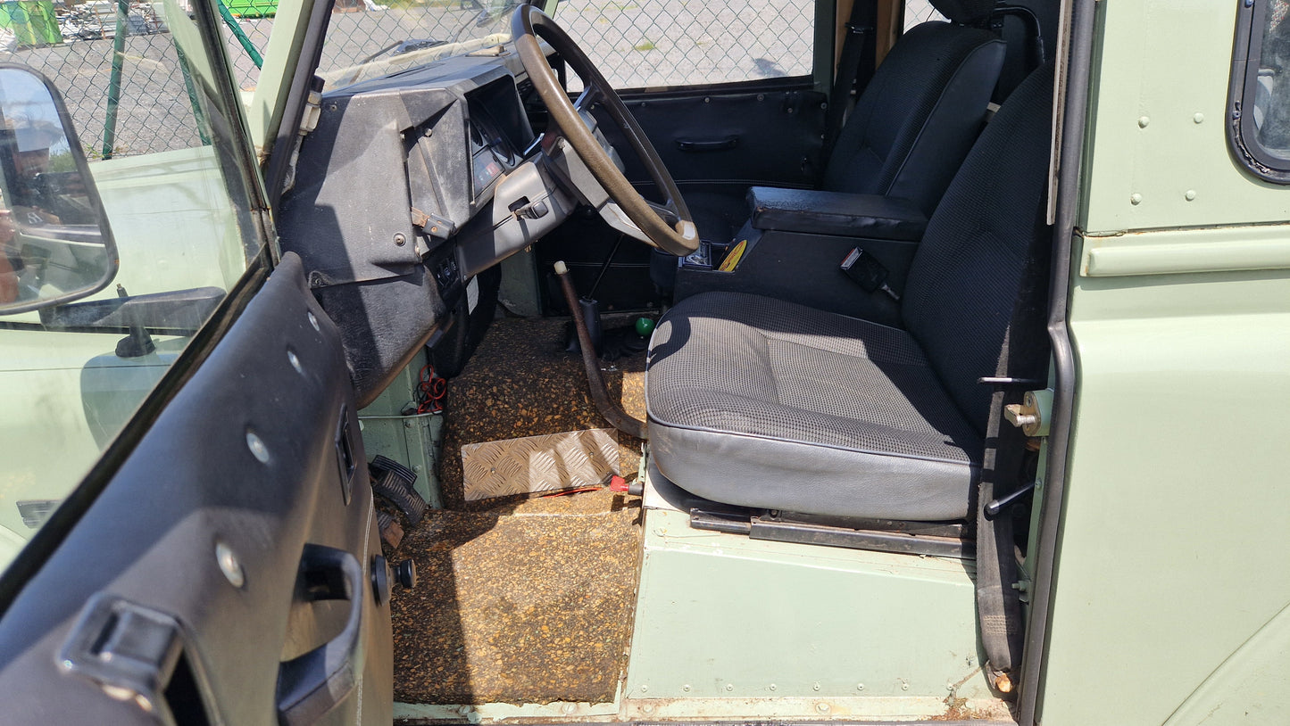 Land Rover Santana
