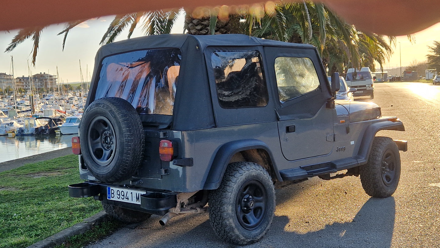 Jeep Wrangler YJ