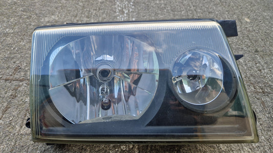 Faro delantero derecho Nissan Terrano