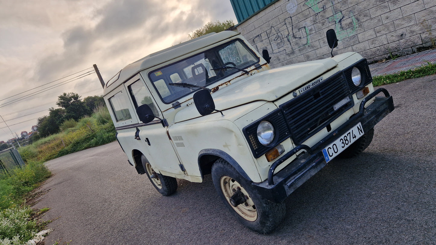 Land Rover Santana