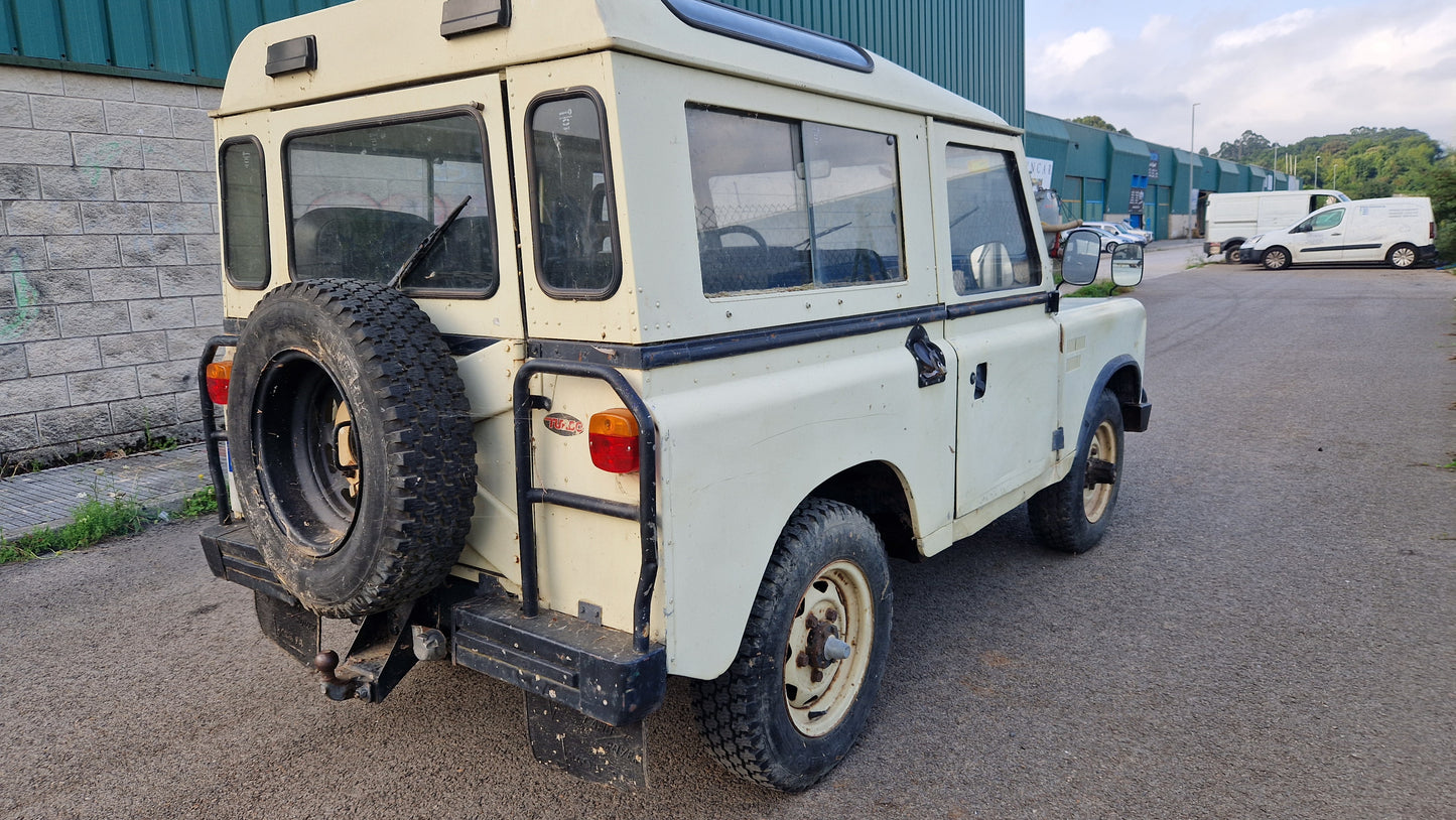 Land Rover Santana