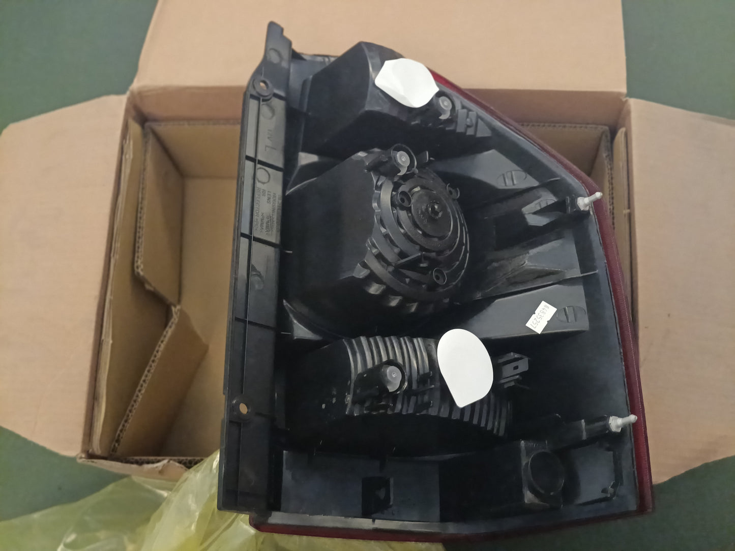 Piloto trasero izquierdo Mitsubishi pajero 2003 a 2006