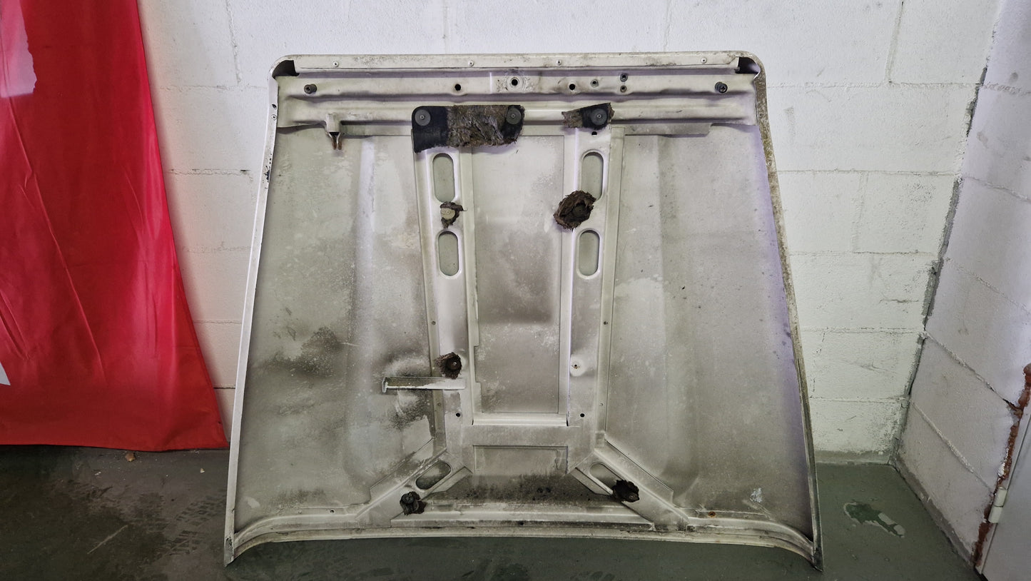 Capot de Land Rover Defender