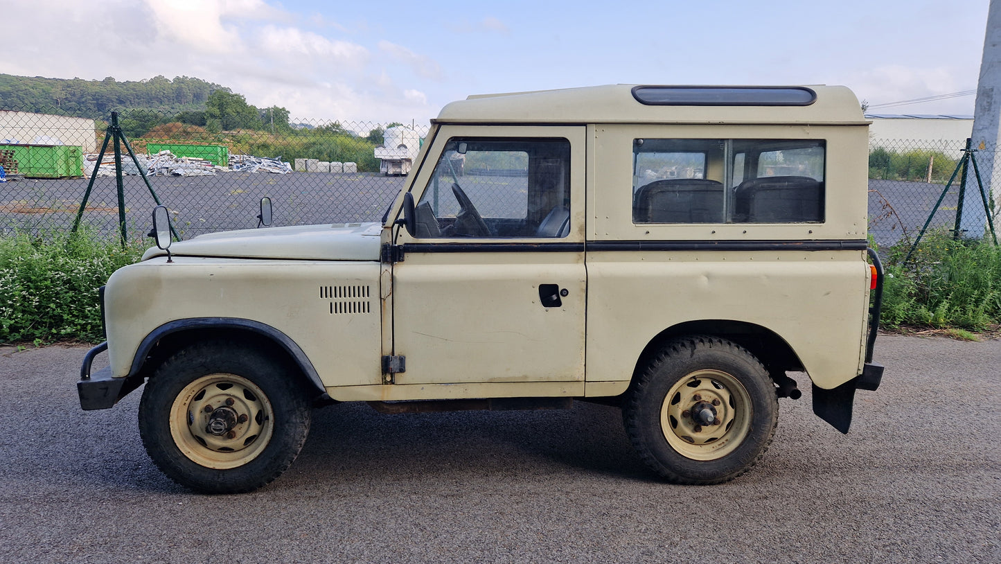 Land Rover Santana