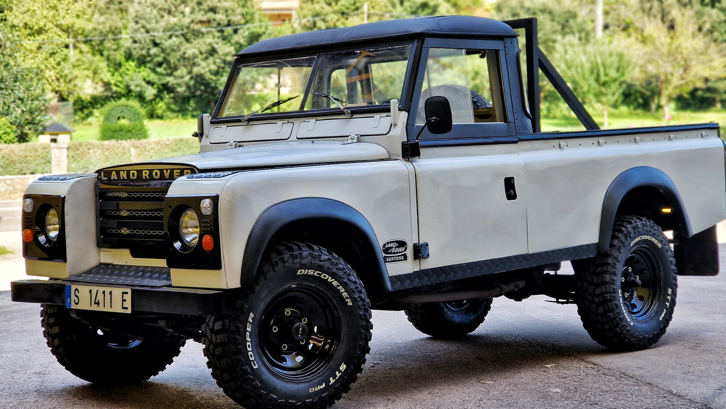 Land Rover Santana